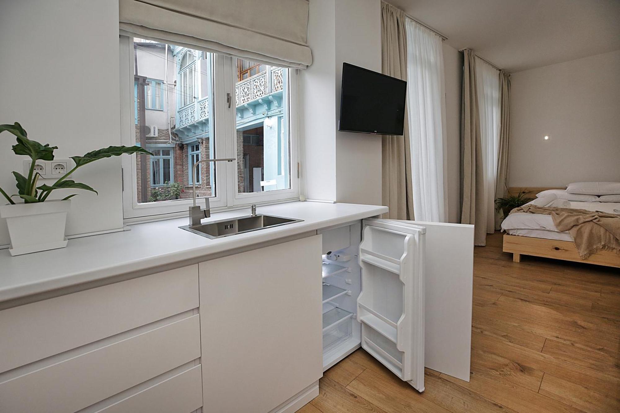 Eva's Pavaroti Apartment